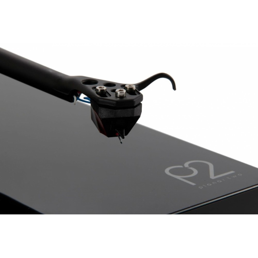 Rega Planar 2 vinyylisoitin, jossa Nd3 MM-pickup, pianomusta