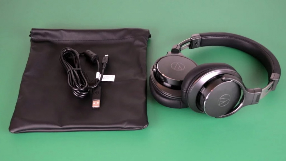 Audio Technica ATH-DSR7BT Svart over-ear med Bluetooth