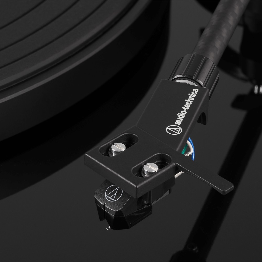 Audio-Technica AT-LPW50PB levysoitin AT-VM95E-neulalla, musta
