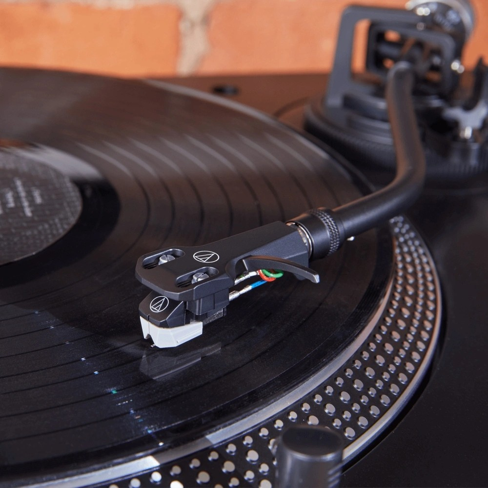 Audio Technica AT-VM95SP/H 78 rpm -äänirasia rasiakelkalla