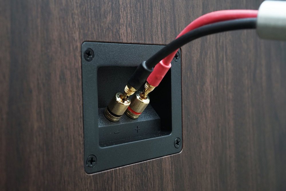 Eltax Vintage PWR 1959 lattia­kaiuttimet, pähkinä