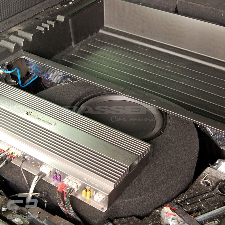 Tom baslåda Audi Q7