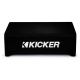 Kicker KickPack KKPDF212, bassopaketti suljetulla alaspäin suunnatulla 12 tuuman subwooferkotelolla, vahvistimella ja kaapelisarjalla Kicker KickPack KKPDF212, bassopaketti suljetulla alaspäin suunnatulla 12 tuuman subwooferkotelolla, vahvistimella ja kaapelisarjalla