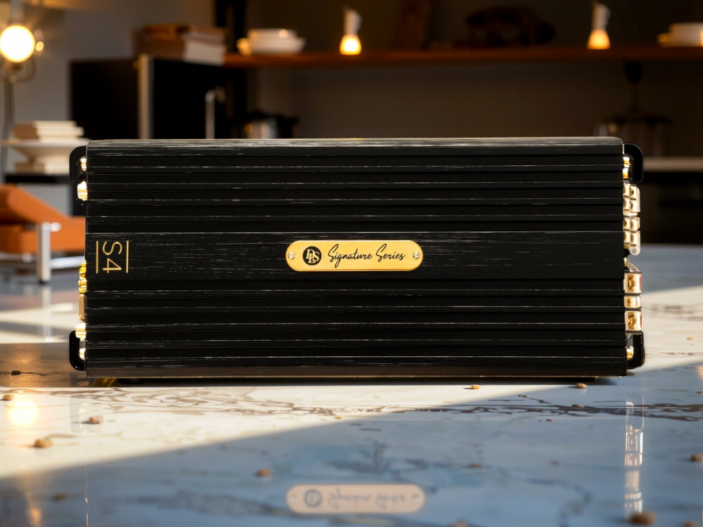 DLS Signature S4, hyvin soiva nelikanavainen vahvistin
