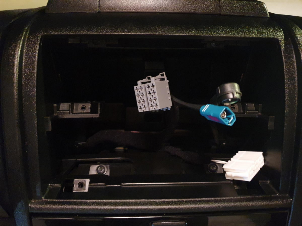 ACV Asennussarja 2-DIN tavaratilalla Citroen/Fiat/Opel/Peugeot, musta