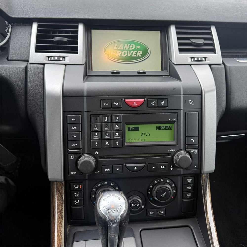 Auto-Connect asennussarja 9 tuuman autosoittimelle, Range Rover Sport 2005-2009