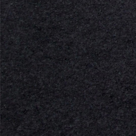 1 metri mustaa kaiutinmattoa