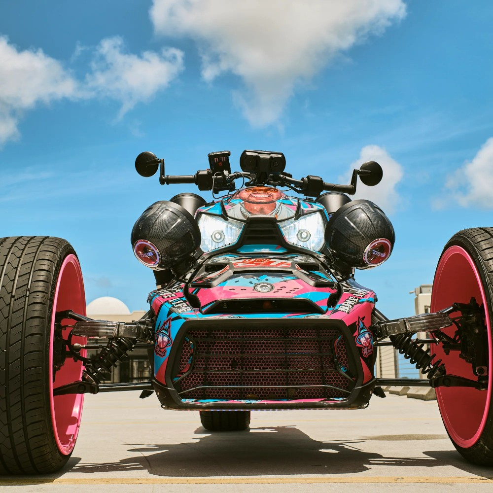 DS18 EN-JS6/WH, valkoiset 6.5 tuuman kaiutinpodit RGB:llä