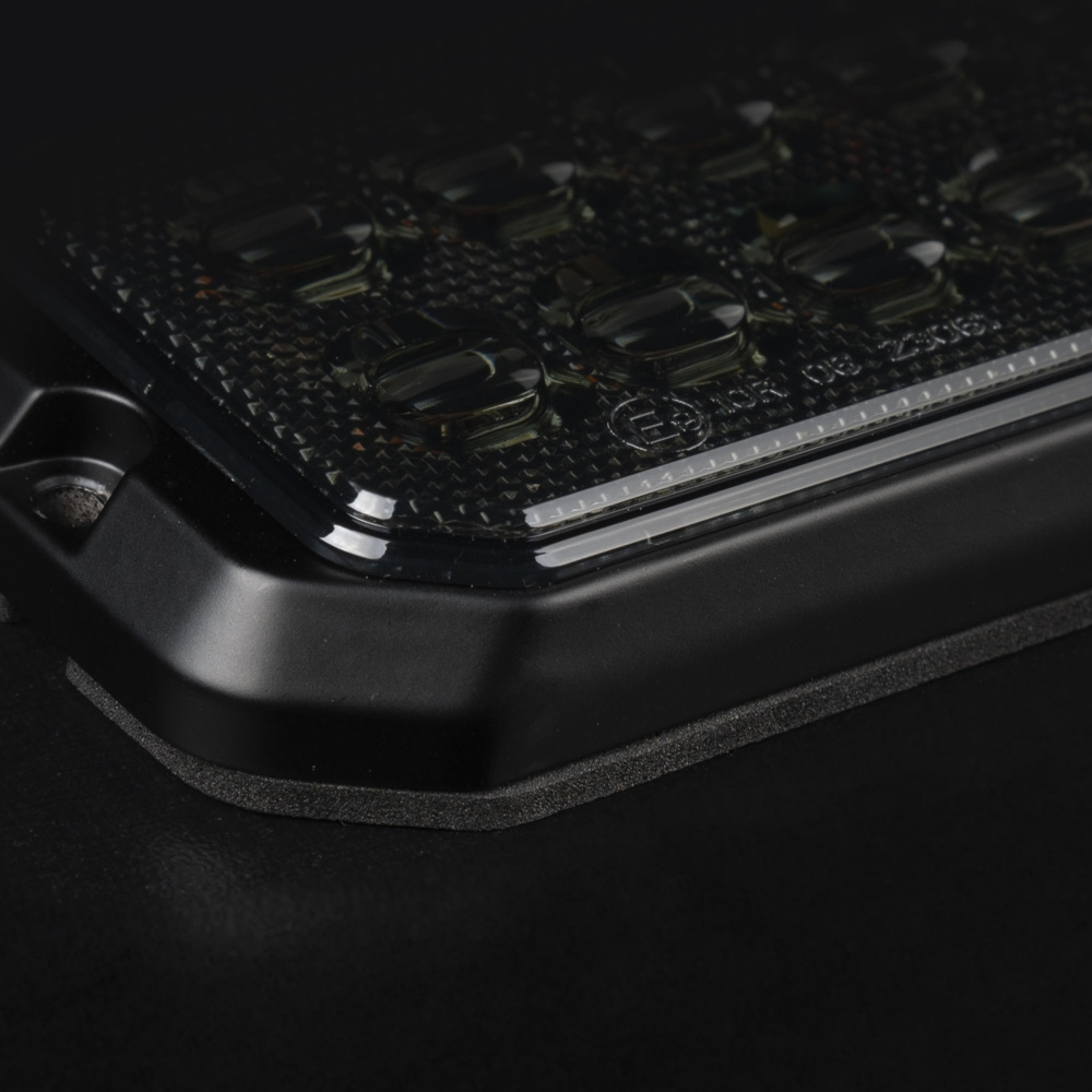 Strands Dark Knight Duo Riktat Blixtljus 18LED