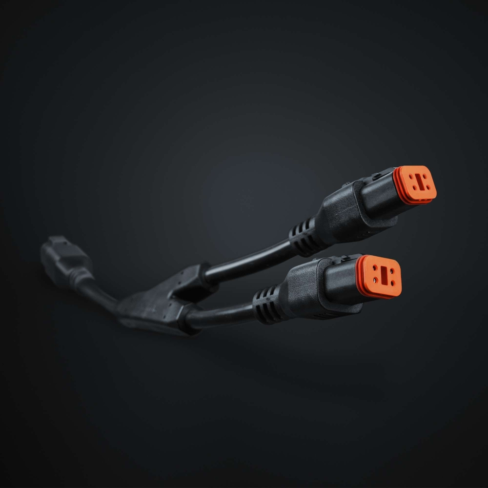 Strands Pro DT-jakaja, 4-napainen 2x 4-napaiseen liittimeen