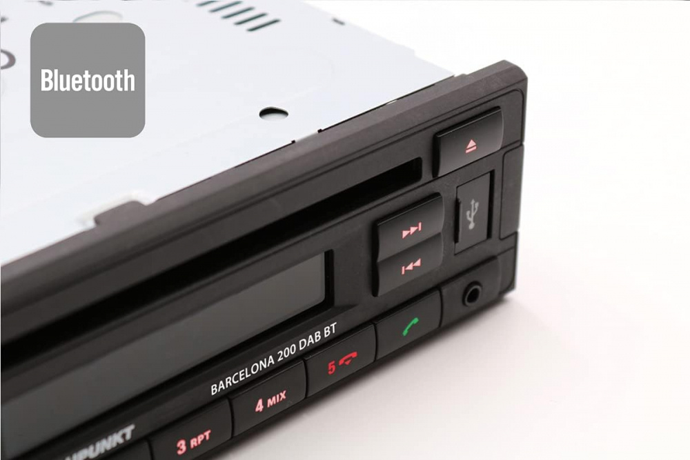 Blaupunkt Barcelona 200 DAB BT, retro autoradio Bluetoothilla ja DAB:lla