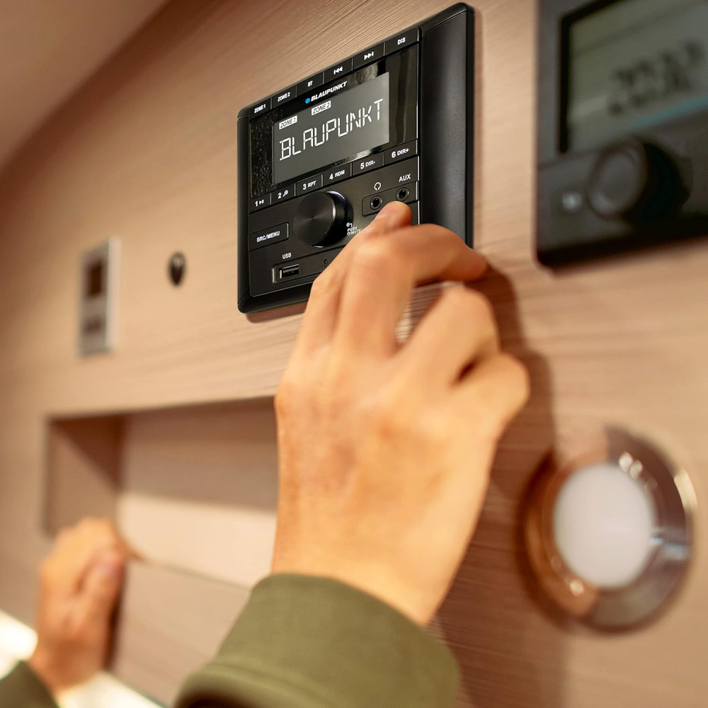 Blaupunkt BPA 3022 M, räätälöity autostereo asuntoautoihin ja -vaunuihin