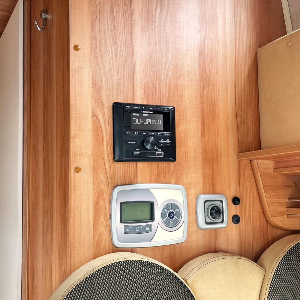 Blaupunkt BPA 3022 M, räätälöity autostereo asuntoautoihin ja -vaunuihin