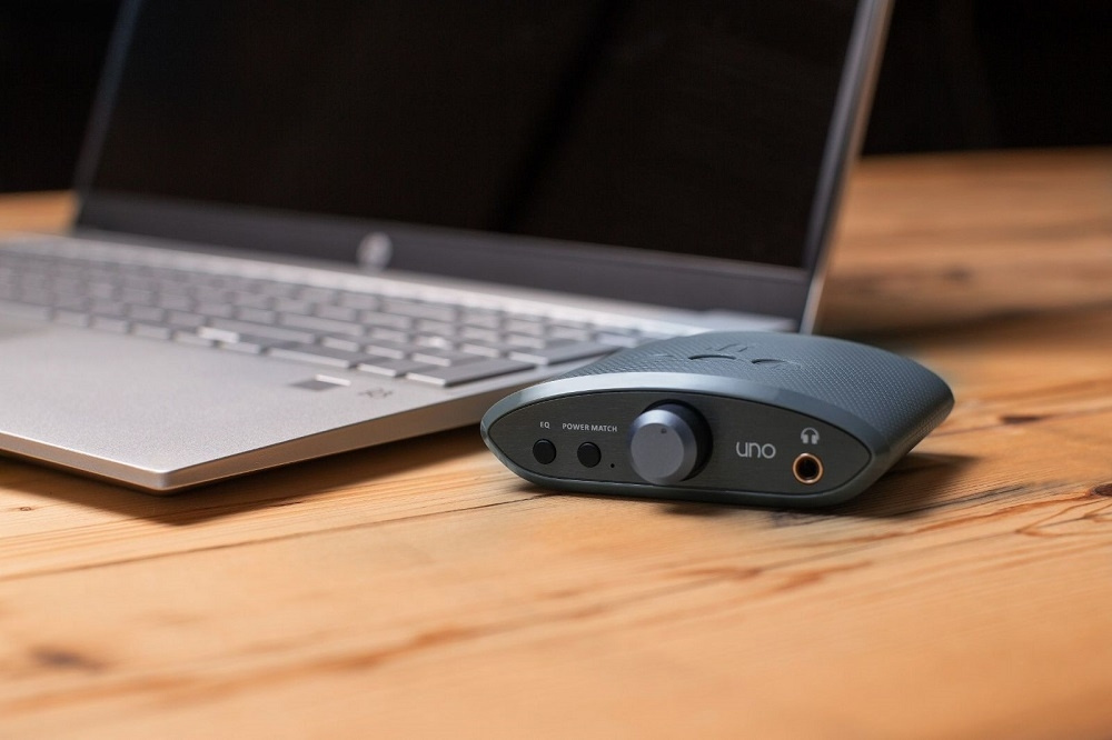iFi Audio Uno, kuulokkeiden vahvistin USB DAC:lla