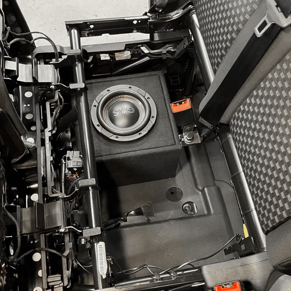 GAS MAX B1-16NI1, mahtava 6.5 tuuman subwoofer Nissan NV200/e-NV200:lle