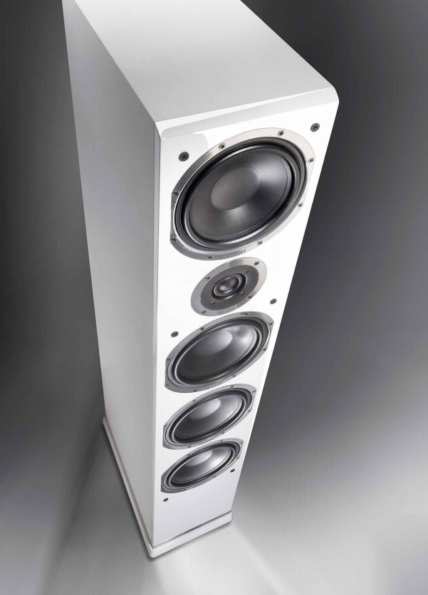 MAGNAT SHADOW 209, VIT MED PIANOLACKAD FRONT