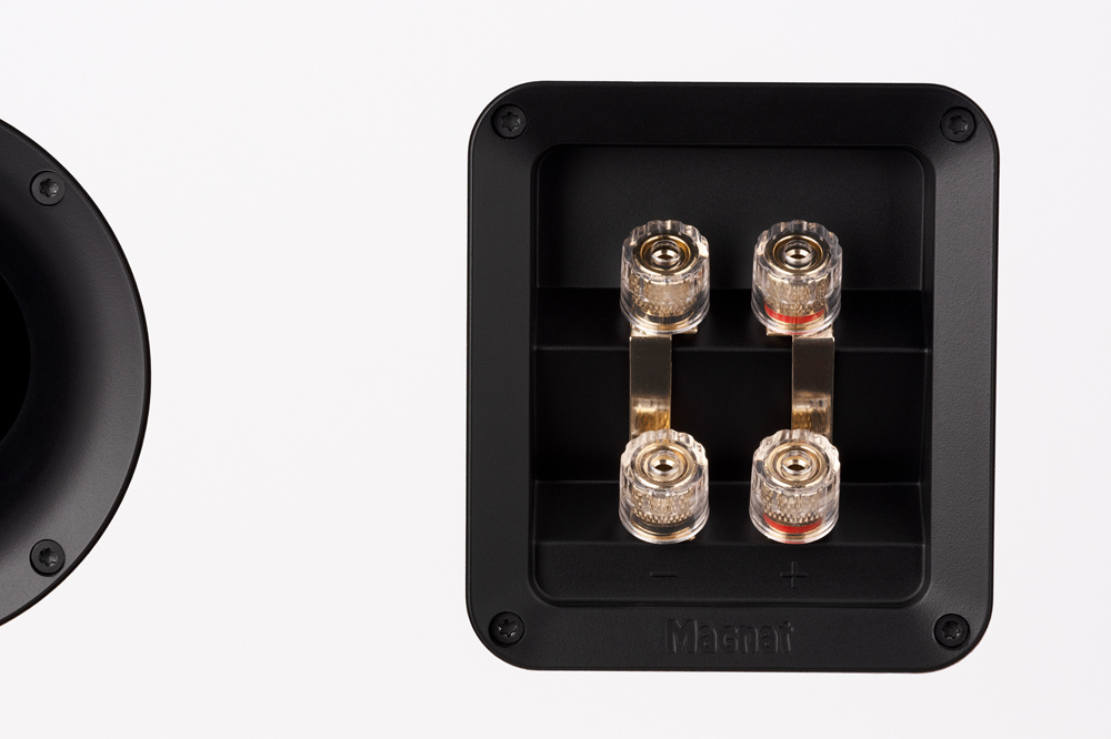 Magnat Signature Center Pro II, mattavalkoinen keskikaiutin