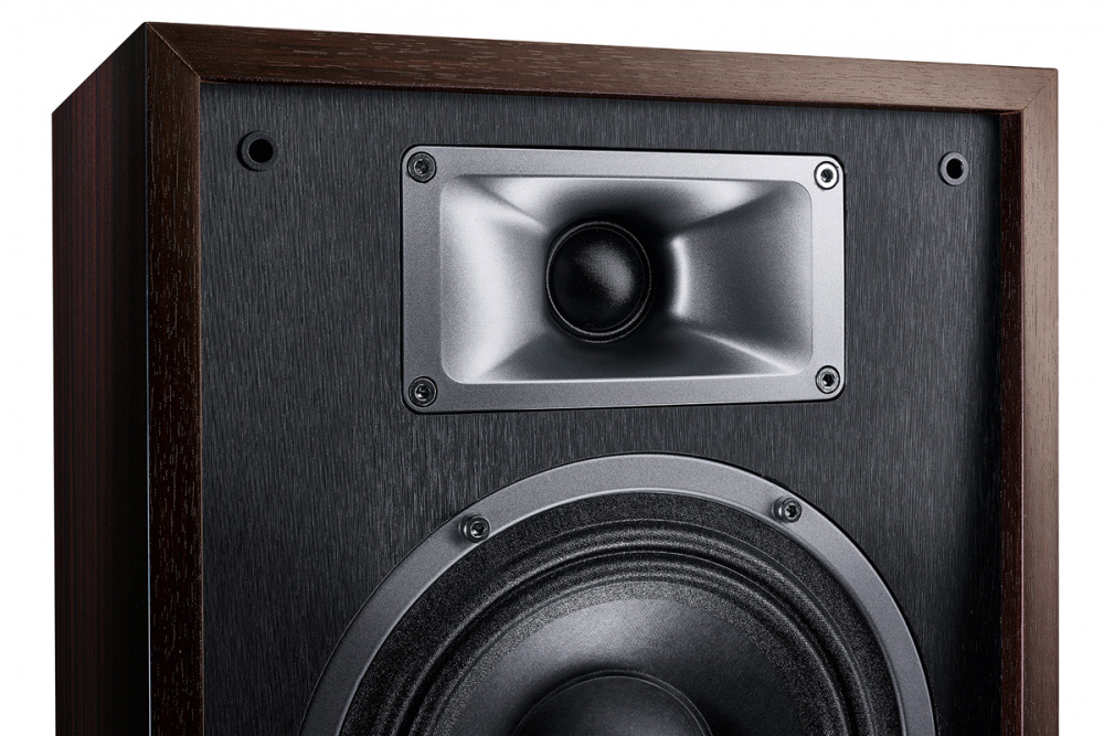 Magnat Transpuls 800A, retrovaikutteinen aktiivikaiutin