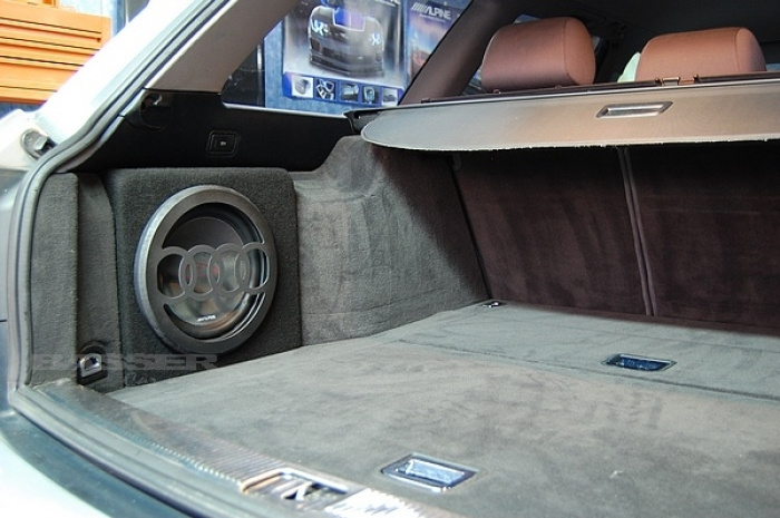 Bassopaketti DLS PE10.D2:lla Audi A6 Avant 97-04