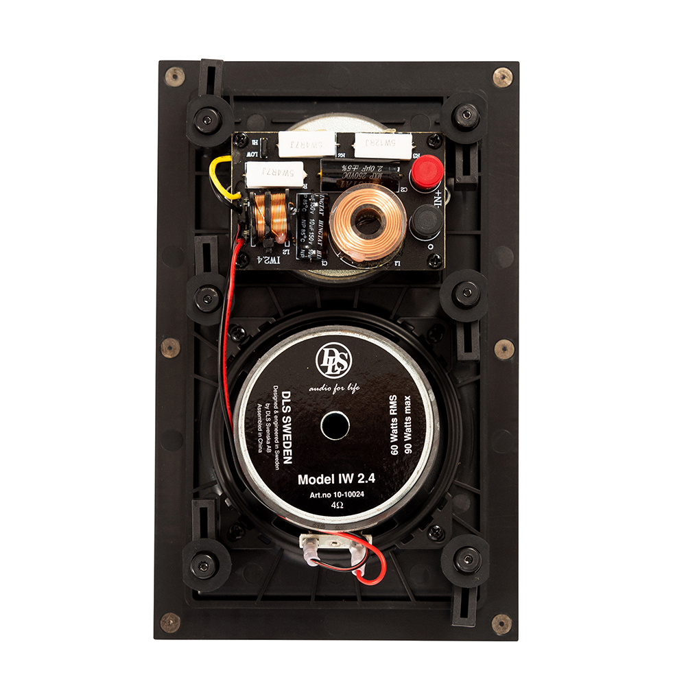 Dynavoice CA802BT SC4B:llä & 2 parilla DLS IW 2.4